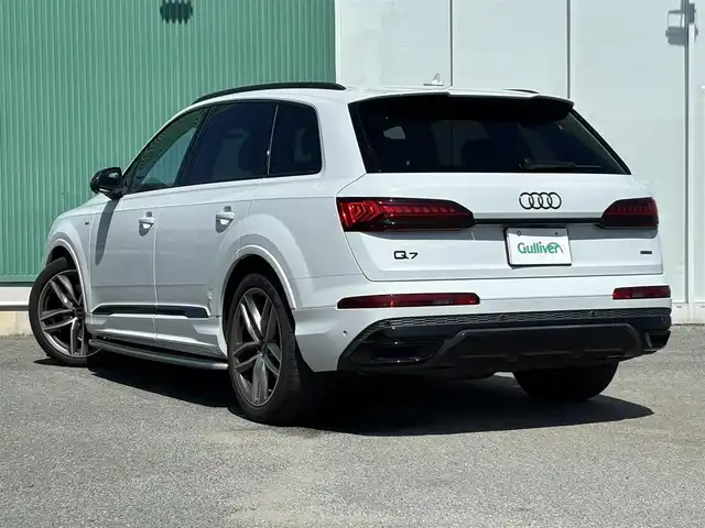 アウディ アウディ Ｑ７ 55TFSIクワトロ Sライン 福岡県 2022(令4)年 2.1万km 白 シートヒーター/エンジンスタートボタン/スマートキー/バックモニター/ETC/ドライブレコーダー/オートライト/オートマチックハイビーム