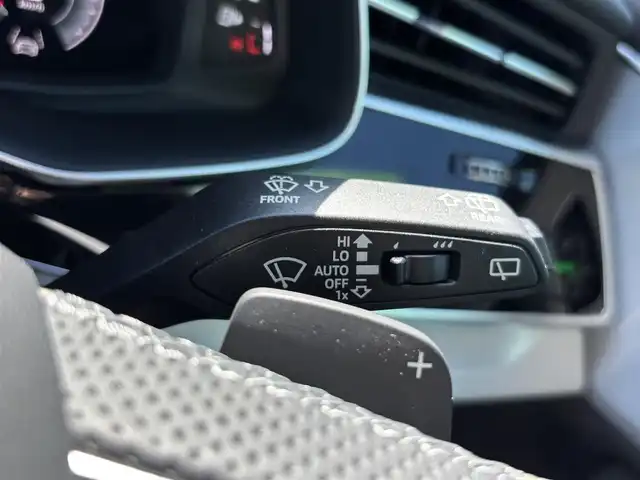 アウディ アウディ Ｑ７ 55TFSIクワトロ Sライン 福岡県 2022(令4)年 2.1万km 白 シートヒーター/エンジンスタートボタン/スマートキー/バックモニター/ETC/ドライブレコーダー/オートライト/オートマチックハイビーム