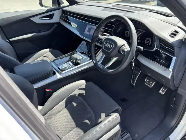 アウディ アウディ Ｑ７ 55TFSIクワトロ Sライン 福岡県 2022(令4)年 2.1万km 白 シートヒーター/エンジンスタートボタン/スマートキー/バックモニター/ETC/ドライブレコーダー/オートライト/オートマチックハイビーム