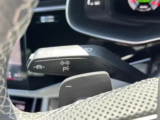 アウディ アウディ Ｑ７ 55TFSIクワトロ Sライン 福岡県 2022(令4)年 2.1万km 白 シートヒーター/エンジンスタートボタン/スマートキー/バックモニター/ETC/ドライブレコーダー/オートライト/オートマチックハイビーム