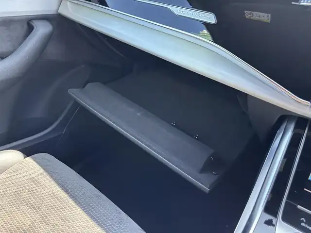 アウディ アウディ Ｑ７ 55TFSIクワトロ Sライン 福岡県 2022(令4)年 2.1万km 白 シートヒーター/エンジンスタートボタン/スマートキー/バックモニター/ETC/ドライブレコーダー/オートライト/オートマチックハイビーム