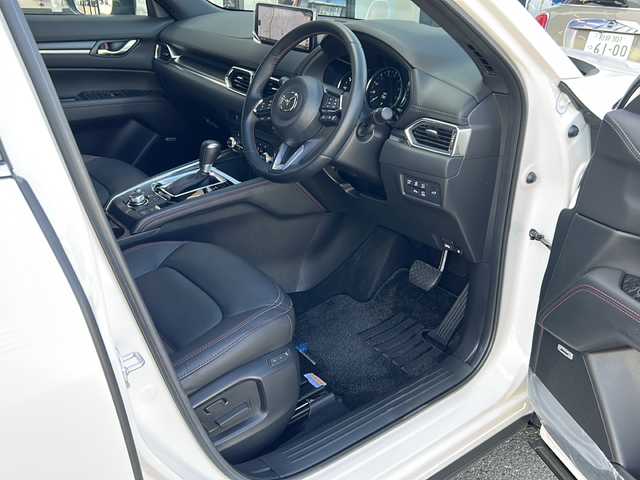 マツダ ＣＸ－５ XD スポーツアピアランス 大阪府 2024(令6)年 0.8万km ロジウムホワイトプレミアムメタリック 衝突軽減システム　ＢＯＳＥ　純正ナビ　全周囲カメラ　ＢＴ　フルセグＴＶ　レザーシート　全席シートヒーター　前席ベンチレーション　前席パワーシート　シートメモリ　オートホールド　レーダークルコン　ＥＴＣ　ステアリングヒーター　パワーバックドア　純正フロアマット　純正アルミホイール　BSM　アクティブ・ドライビング・ディスプレイ　オートライト　LEDヘッドライト　パドルシフト　前後コーナーセンサー　スマートキー　プッシュスタート　保証書　
