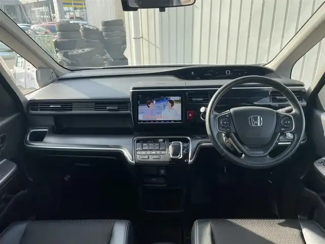 ホンダ ステップワゴン スパーダ ハイブリッド G EX ホンダセンシング 富山県 2018(平30)年 3.9万km プラチナホワイトパール 純正ナビ/フルセグTV/両側パワースライドドア/バックモニター/ビルトインETC/ドライブレコーダー/アダプティブクルーズコントロール/ホンダセンシング/・衝突被害軽減ブレーキ/・車線逸脱防止支援/・誤発進抑制/・標識認識/・先行車発進お知らせ/LEDヘッドランプ/デュアルオートエアコン/革巻きステアリング/ステアリングスイッチ/ハーフレザーシート/前席シートヒーター/純正16インチアルミホイール/スマートキー/プッシュエンジンスタート/禁煙車