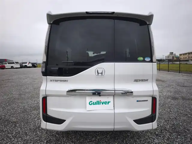 ホンダ ステップワゴン スパーダ ハイブリッド G EX ホンダセンシング 富山県 2018(平30)年 3.9万km プラチナホワイトパール 〇純正ナビ/〇フルセグTV/〇両側パワースライドドア/〇バックカメラ/〇ビルトインETC/〇アダプティプクルーズコントロール/〇ホンダセンシング/〇SRSエアバッグ/〇LEDヘッドランプ/〇LEDフロントフォグランプ/〇革巻きステアリングホイール/〇ソフトウィーブ/合皮コンビシート/〇シートヒーター/シートバックテーブル/〇ロールサンシェード/〇充電用USB端子/〇純正16インチアルミホイール/〇スマートキーシステム/〇禁煙車