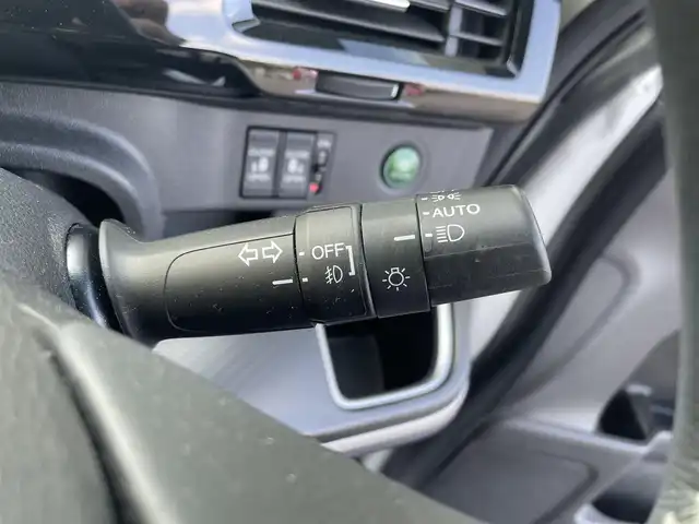 ホンダ ステップワゴン スパーダ ハイブリッド G EX ホンダセンシング 富山県 2018(平30)年 3.9万km プラチナホワイトパール 純正ナビ/フルセグTV/両側パワースライドドア/バックモニター/ビルトインETC/ドライブレコーダー/アダプティブクルーズコントロール/ホンダセンシング/・衝突被害軽減ブレーキ/・車線逸脱防止支援/・誤発進抑制/・標識認識/・先行車発進お知らせ/LEDヘッドランプ/デュアルオートエアコン/革巻きステアリング/ステアリングスイッチ/ハーフレザーシート/前席シートヒーター/純正16インチアルミホイール/スマートキー/プッシュエンジンスタート/禁煙車