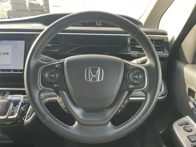 ホンダ ステップワゴン スパーダ ハイブリッド G EX ホンダセンシング 富山県 2018(平30)年 3.9万km プラチナホワイトパール 純正ナビ/フルセグTV/両側パワースライドドア/バックモニター/ビルトインETC/ドライブレコーダー/アダプティブクルーズコントロール/ホンダセンシング/・衝突被害軽減ブレーキ/・車線逸脱防止支援/・誤発進抑制/・標識認識/・先行車発進お知らせ/LEDヘッドランプ/デュアルオートエアコン/革巻きステアリング/ステアリングスイッチ/ハーフレザーシート/前席シートヒーター/純正16インチアルミホイール/スマートキー/プッシュエンジンスタート/禁煙車