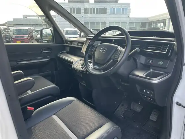 ホンダ ステップワゴン スパーダ ハイブリッド G EX ホンダセンシング 富山県 2018(平30)年 3.9万km プラチナホワイトパール 純正ナビ/フルセグTV/両側パワースライドドア/バックモニター/ビルトインETC/ドライブレコーダー/アダプティブクルーズコントロール/ホンダセンシング/・衝突被害軽減ブレーキ/・車線逸脱防止支援/・誤発進抑制/・標識認識/・先行車発進お知らせ/LEDヘッドランプ/デュアルオートエアコン/革巻きステアリング/ステアリングスイッチ/ハーフレザーシート/前席シートヒーター/純正16インチアルミホイール/スマートキー/プッシュエンジンスタート/禁煙車
