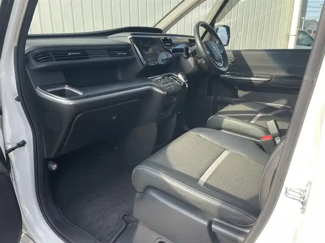 ホンダ ステップワゴン スパーダ ハイブリッド G EX ホンダセンシング 富山県 2018(平30)年 3.9万km プラチナホワイトパール 純正ナビ/フルセグTV/両側パワースライドドア/バックモニター/ビルトインETC/ドライブレコーダー/アダプティブクルーズコントロール/ホンダセンシング/・衝突被害軽減ブレーキ/・車線逸脱防止支援/・誤発進抑制/・標識認識/・先行車発進お知らせ/LEDヘッドランプ/デュアルオートエアコン/革巻きステアリング/ステアリングスイッチ/ハーフレザーシート/前席シートヒーター/純正16インチアルミホイール/スマートキー/プッシュエンジンスタート/禁煙車