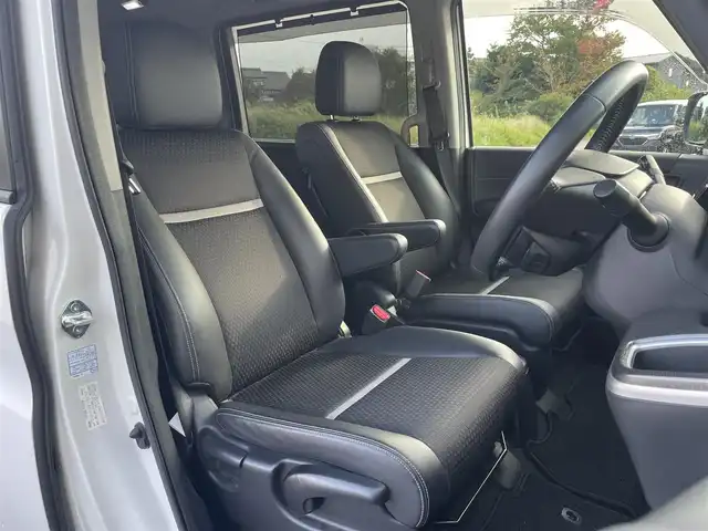 ホンダ ステップワゴン スパーダ ハイブリッド G EX ホンダセンシング 富山県 2018(平30)年 3.9万km プラチナホワイトパール 純正ナビ/フルセグTV/両側パワースライドドア/バックモニター/ビルトインETC/ドライブレコーダー/アダプティブクルーズコントロール/ホンダセンシング/・衝突被害軽減ブレーキ/・車線逸脱防止支援/・誤発進抑制/・標識認識/・先行車発進お知らせ/LEDヘッドランプ/デュアルオートエアコン/革巻きステアリング/ステアリングスイッチ/ハーフレザーシート/前席シートヒーター/純正16インチアルミホイール/スマートキー/プッシュエンジンスタート/禁煙車