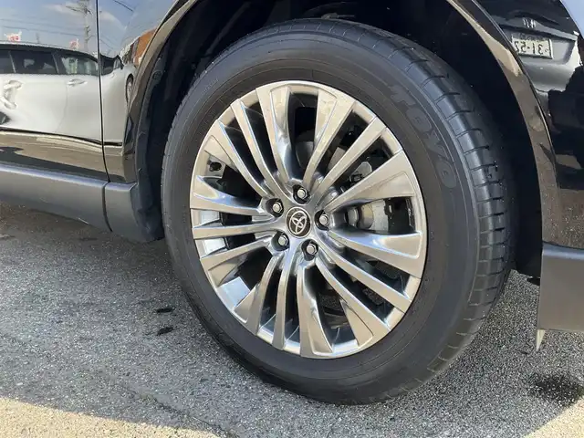 トヨタ ハリアー Z 滋賀県 2022(令4)年 1.2万km ブラック ワンオーナー/トヨタセーフティセンス/レーダークルーズコントロール/ブラインドスポットモニター/スペアタイヤ有り/12.3インチディスプレイオーディオプラス/　　　JBLプレミアムサウンドシステム/・Bluetooth、フルセグテレビ、HDMI端子/・AppleCayPlay/AndroidAuto/バックカメラ/ビルトインETC.20/デジタルインナーミラー/運転席パワーシート/パワーバックドア/LEDヘッドライト/LEDフォグランプ/純正19インチアルミホイール/3Dレザー調フロアマット/スペアキー有り/取扱説明書/保証書/