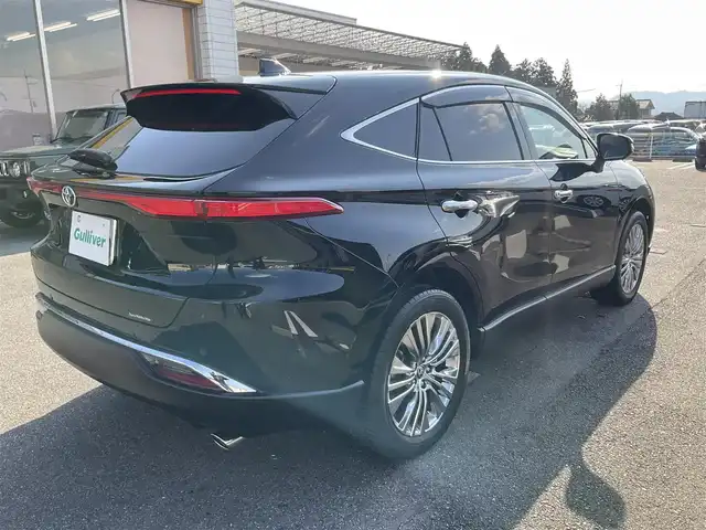 トヨタ ハリアー Z 滋賀県 2022(令4)年 1.2万km ブラック ワンオーナー/トヨタセーフティセンス/レーダークルーズコントロール/ブラインドスポットモニター/スペアタイヤ有り/12.3インチディスプレイオーディオプラス/　　　JBLプレミアムサウンドシステム/・Bluetooth、フルセグテレビ、HDMI端子/・AppleCayPlay/AndroidAuto/バックカメラ/ビルトインETC.20/デジタルインナーミラー/運転席パワーシート/パワーバックドア/LEDヘッドライト/LEDフォグランプ/純正19インチアルミホイール/3Dレザー調フロアマット/スペアキー有り/取扱説明書/保証書/