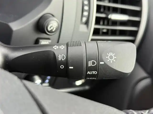 トヨタ ランドクルーザー プラド TX Lパッケージ マットブラED 愛知県 2023(令5)年 1.4万km ホワイトパールクリスタルシャイン アルパイン9インチナビ/フルセグTV/CD/DVD/Bluetooth接続/サンルーフ/シートヒーター/シートエアコン/ETC/電動パワーシート/バックカメラ/前後ドライブレコーダー/本革シート/HDMI/アダプティブクルーズコントロール/衝突被害軽減ブレーキ/レーンキープアシスト/オートマチックハイビーム/LEDヘッドライト/ヘッドライトウォッシャー/フォグライト/純正18インチアルミホイール/純正フロアマット/ルーフレール