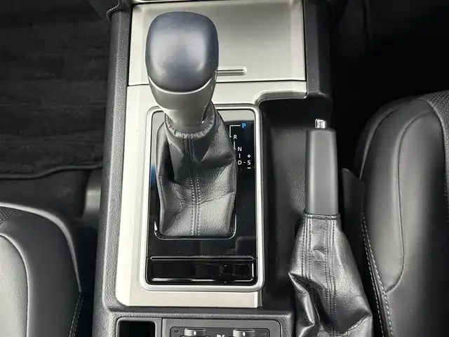 トヨタ ランドクルーザー プラド TX Lパッケージ マットブラED 愛知県 2023(令5)年 1.4万km ホワイトパールクリスタルシャイン アルパイン9インチナビ/フルセグTV/CD/DVD/Bluetooth接続/サンルーフ/シートヒーター/シートエアコン/ETC/電動パワーシート/バックカメラ/前後ドライブレコーダー/本革シート/HDMI/アダプティブクルーズコントロール/衝突被害軽減ブレーキ/レーンキープアシスト/オートマチックハイビーム/LEDヘッドライト/ヘッドライトウォッシャー/フォグライト/純正18インチアルミホイール/純正フロアマット/ルーフレール