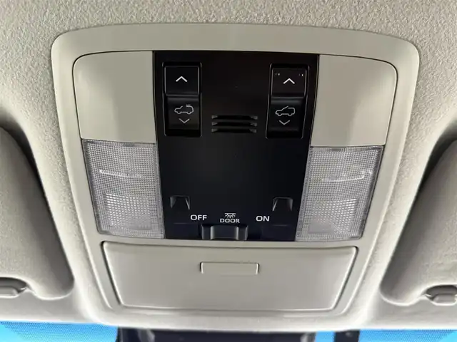 トヨタ ランドクルーザー プラド TX Lパッケージ マットブラED 愛知県 2023(令5)年 1.4万km ホワイトパールクリスタルシャイン アルパイン9インチナビ/フルセグTV/CD/DVD/Bluetooth接続/サンルーフ/シートヒーター/シートエアコン/ETC/電動パワーシート/バックカメラ/前後ドライブレコーダー/本革シート/HDMI/アダプティブクルーズコントロール/衝突被害軽減ブレーキ/レーンキープアシスト/オートマチックハイビーム/LEDヘッドライト/ヘッドライトウォッシャー/フォグライト/純正18インチアルミホイール/純正フロアマット/ルーフレール