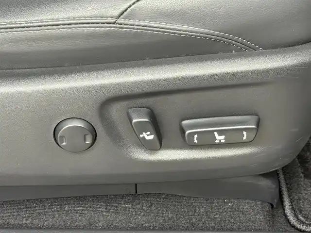 トヨタ ランドクルーザー プラド TX Lパッケージ マットブラED 愛知県 2023(令5)年 1.4万km ホワイトパールクリスタルシャイン アルパイン9インチナビ/フルセグTV/CD/DVD/Bluetooth接続/サンルーフ/シートヒーター/シートエアコン/ETC/電動パワーシート/バックカメラ/前後ドライブレコーダー/本革シート/HDMI/アダプティブクルーズコントロール/衝突被害軽減ブレーキ/レーンキープアシスト/オートマチックハイビーム/LEDヘッドライト/ヘッドライトウォッシャー/フォグライト/純正18インチアルミホイール/純正フロアマット/ルーフレール