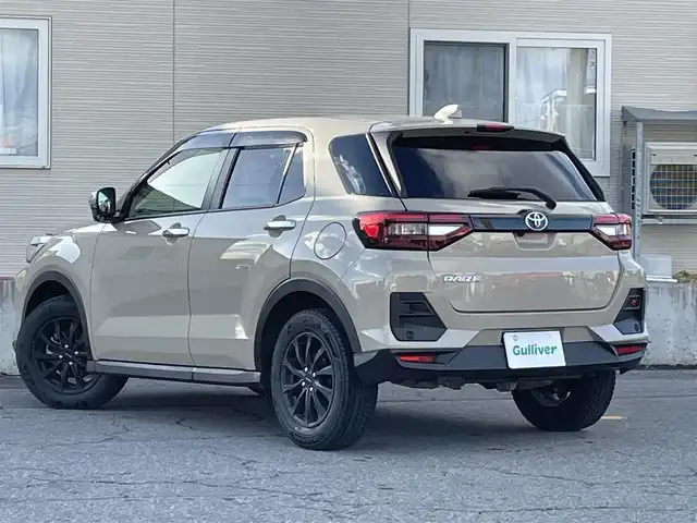 トヨタ ライズ Z 青森県 2023(令5)年 1.6万km ナチュラルベージュマイカM 4WD/寒冷地仕様/ワンオーナー/純正17AW積込（195/60/17）/純正フロアマット/社外ナビ/・AM/FM/CD/DVD/BT/コーナーセンサー/MTモード付AT/シートヒーター前席/トヨタセーフティセンス/・プリクラッシュセーフティ/・レーントレーシングアシスト/・レーダークルーズコントロール/・オートマチックハイビーム/アイドリングストップ/横滑り防止機能/車線逸脱警報/セキュリティアラーム/ETC/ドラレコ/スペアキー/純正スターター/保証書/取扱説明書/整備記録簿