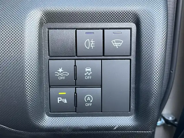 トヨタ ライズ Z 青森県 2023(令5)年 1.6万km ナチュラルベージュマイカM 4WD/寒冷地仕様/ワンオーナー/純正17AW積込（195/60/17）/純正フロアマット/社外ナビ/・AM/FM/CD/DVD/BT/コーナーセンサー/MTモード付AT/シートヒーター前席/トヨタセーフティセンス/・プリクラッシュセーフティ/・レーントレーシングアシスト/・レーダークルーズコントロール/・オートマチックハイビーム/アイドリングストップ/横滑り防止機能/車線逸脱警報/セキュリティアラーム/ETC/ドラレコ/スペアキー/純正スターター/保証書/取扱説明書/整備記録簿