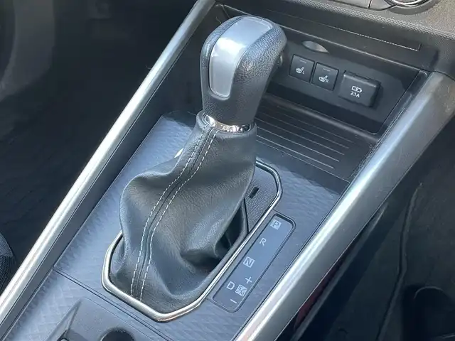 トヨタ ライズ Z 青森県 2023(令5)年 1.6万km ナチュラルベージュマイカM 4WD/寒冷地仕様/ワンオーナー/純正17AW積込（195/60/17）/純正フロアマット/社外ナビ/・AM/FM/CD/DVD/BT/コーナーセンサー/MTモード付AT/シートヒーター前席/トヨタセーフティセンス/・プリクラッシュセーフティ/・レーントレーシングアシスト/・レーダークルーズコントロール/・オートマチックハイビーム/アイドリングストップ/横滑り防止機能/車線逸脱警報/セキュリティアラーム/ETC/ドラレコ/スペアキー/純正スターター/保証書/取扱説明書/整備記録簿