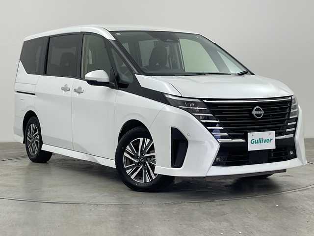 日産 セレナ ハイウェイスター V 群馬県 2023(令5)年 4.1万km プリズムホワイト 純正１２．３型ナビ　全周囲カメラ　デジタルインナーミラー　プロパイロット　ワイヤレス充電器　ＥＴＣ２．０　ＢＳＭ　パドルシフト　ＷＡＣ　両側電動スライドドア　ＬＥＤヘッドライト　ＬＥＤ　禁煙車