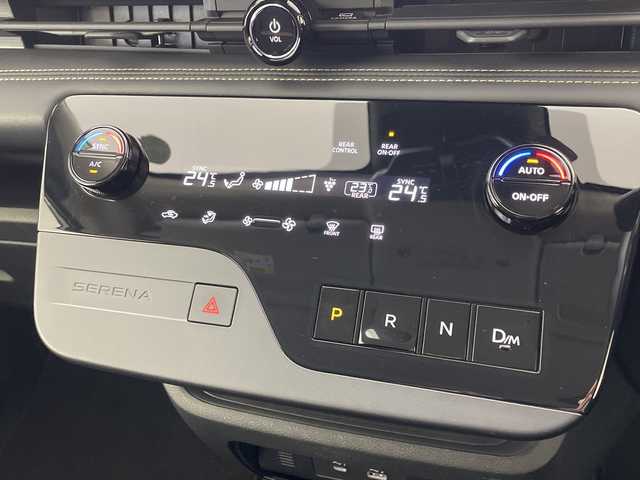 日産 セレナ ハイウェイスター V 群馬県 2023(令5)年 4.1万km プリズムホワイト 純正１２．３型ナビ　全周囲カメラ　デジタルインナーミラー　プロパイロット　ワイヤレス充電器　ＥＴＣ２．０　ＢＳＭ　パドルシフト　ＷＡＣ　両側電動スライドドア　ＬＥＤヘッドライト　ＬＥＤ　禁煙車