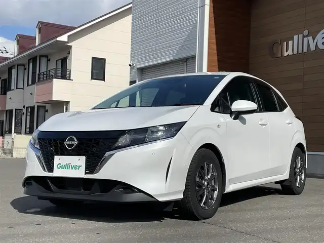 日産 ノート S 道央・札幌 2023(令5)年 3.3万km ピュアホワイトパール ワンオーナー/プッシュスタート/ドアバイザー/コーナーセンサー/横滑り防止装置/盗難防止装置/衝突軽減ブレーキ/ステアリングスイッチ/オートブレーキホールド/ステアリングヒーター/オーディオ(AM/FM/CD/BT)/シートヒーター/オートライト/純正エンジンスターター/スペアキー