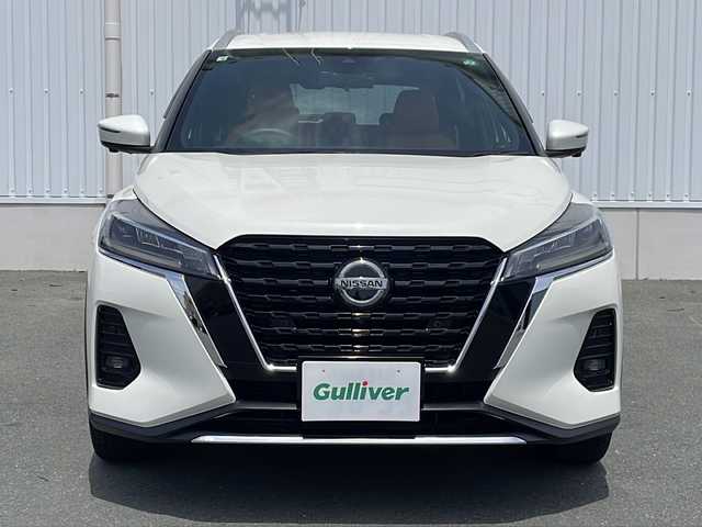 日産 キックス X ツートーンインテリアED 三重県 2020(令2)年 5.8万km ブリリアントホワイトパール 純正9インチナビ(AM/FM/フルセグTV/BT/MusicStocker）/ツートンインテリアED/e-power/プロパイロット/デジタルインナー/ステアリングスイッチ/ステアリングヒーター/革巻きステアリング/ドライブレコーダー/ビルトインETC/プッシュスタート/スペアキー/ハンドル支援/後方支援/エマージェンシーブレーキ/駐車支援/ふらつき検知/電動格納ミラー/ルーフレール/禁煙車/取扱説明書/ナビ取扱説明書/保証書
