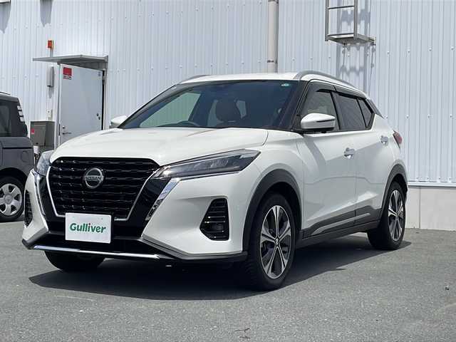 日産 キックス X ツートーンインテリアED 三重県 2020(令2)年 5.8万km ブリリアントホワイトパール 純正9インチナビ(AM/FM/フルセグTV/BT/MusicStocker）/ツートンインテリアED/e-power/プロパイロット/デジタルインナー/ステアリングスイッチ/ステアリングヒーター/革巻きステアリング/ドライブレコーダー/ビルトインETC/プッシュスタート/スペアキー/ハンドル支援/後方支援/エマージェンシーブレーキ/駐車支援/ふらつき検知/電動格納ミラー/ルーフレール/禁煙車/取扱説明書/ナビ取扱説明書/保証書