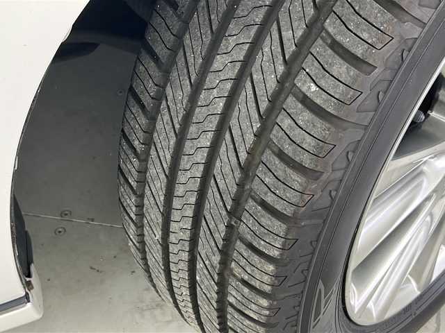トヨタ ハリアー ハイブリッド プログレス メタル&レザーP 宮城県 2017(平29)年 9.6万km ホワイトパールクリスタルシャイン TRDエアロ（FSR）/JBLサウンド/Toyota Safety Sense /・プリクラッシュセーフティ/・レーンディパーチャーアラート/・オートマチックハイビーム/・レーダークルーズコントロール/全周囲カメラ/メーカーOPナビ（12.3インチ）/・BT.CD.DVD.USB.SD.AUX/ワンセグTV/電動リアゲート/レザーシート/前席パワーシート/前席シートヒーター/前席エアーシート/ウッドコンビステアリング/ステアリングスイッチ/ビルトインETC/プッシュスタート/スマートキー×2/カードキー/電動パーキングブレーキ/LEDヘッドライト/LEDフォグライト/純正フロアマット/純正18インチAW/純正ドアバイザー