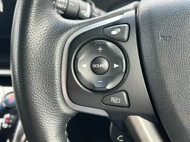 ホンダ ステップワゴン 静岡県 2017(平29)年 5.6万km モダンスティールM ユーザー買い取り車両/D/Nシートヒーター/ブレーキホールド/衝突軽減ブレーキ/レーンアシスト/パワーウィンドウ/EVスイッチ/フリップダウンモニター/純正アルミホイール16インチ/2.5A　USBソケット/12V　シガーソケット/TV　ワンセグ/ビルドインETC