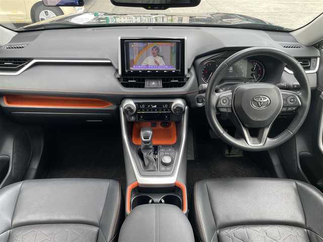 トヨタ ＲＡＶ４ アドベンチャー 青森県 2019(令1)年 4.9万km アティチュードブラックマイカ 4WD/純正メモリナビ/純正フルセグTV/【Bluetooth/CD/DVD/USB】/純正アルミ/純正フロアマット/レザーシート/シートヒーター/エアシート/ステアリングヒーター/ビルトインETC/社外ドラレコ/トヨタセーフティセンス/・レーンディパーチャーアラート/・レーダークルーズコントロール/・ロードサインアシスト/・オートマチックハイビーム、オートライト/・プリクラッシュセーフティ/ダウンヒルアシストコントロール/ブレーキホールド/横滑り防止装置/盗難防止装置/エアバッグダブル＋サイド/ルーフレール/保証書/取扱説明書