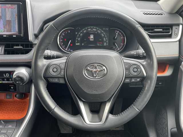 トヨタ ＲＡＶ４ アドベンチャー 青森県 2019(令1)年 4.9万km アティチュードブラックマイカ 4WD/純正メモリナビ/純正フルセグTV/【Bluetooth/CD/DVD/USB】/純正アルミ/純正フロアマット/レザーシート/シートヒーター/エアシート/ステアリングヒーター/ビルトインETC/社外ドラレコ/トヨタセーフティセンス/・レーンディパーチャーアラート/・レーダークルーズコントロール/・ロードサインアシスト/・オートマチックハイビーム、オートライト/・プリクラッシュセーフティ/ダウンヒルアシストコントロール/ブレーキホールド/横滑り防止装置/盗難防止装置/エアバッグダブル＋サイド/ルーフレール/保証書/取扱説明書