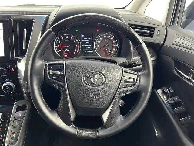 トヨタ アルファード S Cパッケージ 愛知県 2021(令3)年 3.5万km ブラック トヨタセーフティセンス/　　・プリクラッシュセーフティ/　　・レーンディバーチャーアラート/　　・レーントレーシングアシスト/　　・レーダークルーズコントロール/　　・オートマチックハイビーム/　　・ロードサインアシスト/クリアランスソナー/9インチディスプレイオーディオ/　・Bluetooth/　・フルセグ/CD/DVD/バックカメラ/前後ドライブレコーダー/ビルトインETC/純正12インチ後席フリップダウンモニター/AC100V/ファブリックシート/パワーシート/シートポジションメモリ機能（D席）/シートヒーター（前席）/ベンチレーション（前席）/パワーオットマン（N席/2列目）/キャプテンシート/両側パワースライドドア/パワーバックドア/3眼LEDヘッドライト/フォグランプ/純正LEDスタイリッシュビーム/取扱説明書