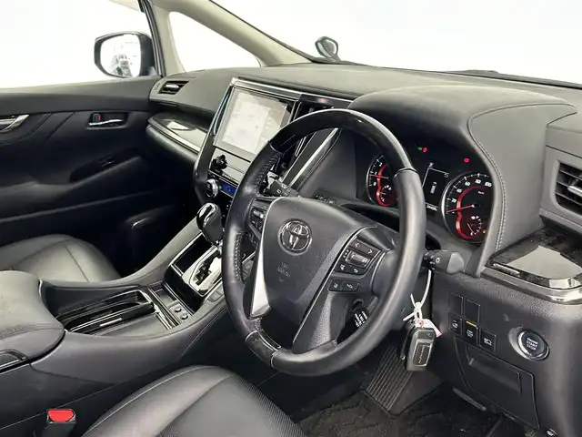 トヨタ アルファード S Cパッケージ 愛知県 2021(令3)年 3.5万km ブラック トヨタセーフティセンス/　　・プリクラッシュセーフティ/　　・レーンディバーチャーアラート/　　・レーントレーシングアシスト/　　・レーダークルーズコントロール/　　・オートマチックハイビーム/　　・ロードサインアシスト/クリアランスソナー/9インチディスプレイオーディオ/　・Bluetooth/　・フルセグ/CD/DVD/バックカメラ/前後ドライブレコーダー/ビルトインETC/純正12インチ後席フリップダウンモニター/AC100V/ファブリックシート/パワーシート/シートポジションメモリ機能（D席）/シートヒーター（前席）/ベンチレーション（前席）/パワーオットマン（N席/2列目）/キャプテンシート/両側パワースライドドア/パワーバックドア/3眼LEDヘッドライト/フォグランプ/純正LEDスタイリッシュビーム/取扱説明書