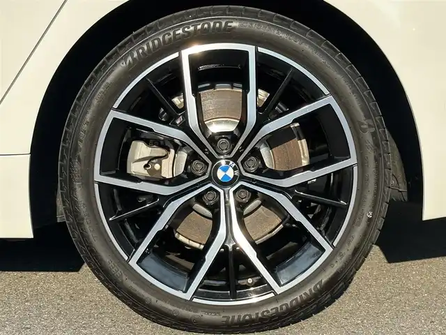 ＢＭＷ ５２３ｄ xDrive Mスポーツ EDジョイ+ 福島県 2020(令2)年 3.5万km アルピンホワイトⅢ ワンオーナー/パーキング・アシスト・プラス/・ アクティブPDC/・パーキング・アシスト/・トップ・ビュー＋3Dビュー/・ サイド・ビュー・カメラ/・リヤ・ビュー・カメラ/・リバース・アシスト/・ 誤発進抑制制御/ドライビング・アシスト・プロフェッショナル/・アクティブ・クルーズ・コントロール/・ステアリング&レーン・コントロール・アシスト/・レーン・ディパーチャー・ウォーニング/・レーン・チェンジ・ウォーニング/・ハンズ・オフ・アシスト/・レーン・チェンジ・アシスト/・アクティブ・サイド・コリジョン・プロテクション/・前車接近警告機能/・衝突回避・被害軽減ブレーキ/・後車衝突警告機能/・クロス・トラフィック・ウォーニング/・トラフィック・サイン・アシスト/ヘッドアップディスプレイ/ブラックキドニーグリル/コニャックレザーシート/パワーシート/シートヒーター /純正ナビ/AppleCarPlay/フルセグTV/コンフォートアクセス/ワイヤレス充電/LEDオートライト/アンビエントライト/ミラー一体型ETC/前後ドライブレコーダー/社外GPSレーダー/純正19インチAW