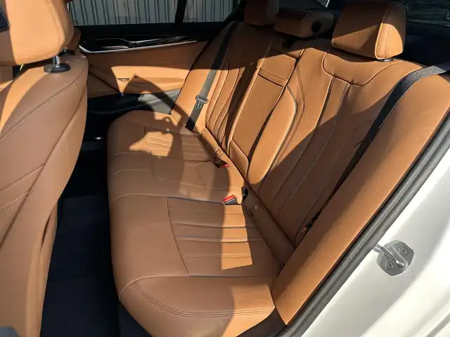 ＢＭＷ ５２３ｄ xDrive Mスポーツ EDジョイ+ 福島県 2020(令2)年 3.5万km アルピンホワイトⅢ ワンオーナー/パーキング・アシスト・プラス/・ アクティブPDC/・パーキング・アシスト/・トップ・ビュー＋3Dビュー/・ サイド・ビュー・カメラ/・リヤ・ビュー・カメラ/・リバース・アシスト/・ 誤発進抑制制御/ドライビング・アシスト・プロフェッショナル/・アクティブ・クルーズ・コントロール/・ステアリング&レーン・コントロール・アシスト/・レーン・ディパーチャー・ウォーニング/・レーン・チェンジ・ウォーニング/・ハンズ・オフ・アシスト/・レーン・チェンジ・アシスト/・アクティブ・サイド・コリジョン・プロテクション/・前車接近警告機能/・衝突回避・被害軽減ブレーキ/・後車衝突警告機能/・クロス・トラフィック・ウォーニング/・トラフィック・サイン・アシスト/ヘッドアップディスプレイ/ブラックキドニーグリル/コニャックレザーシート/パワーシート/シートヒーター /純正ナビ/AppleCarPlay/フルセグTV/コンフォートアクセス/ワイヤレス充電/LEDオートライト/アンビエントライト/ミラー一体型ETC/前後ドライブレコーダー/社外GPSレーダー/純正19インチAW