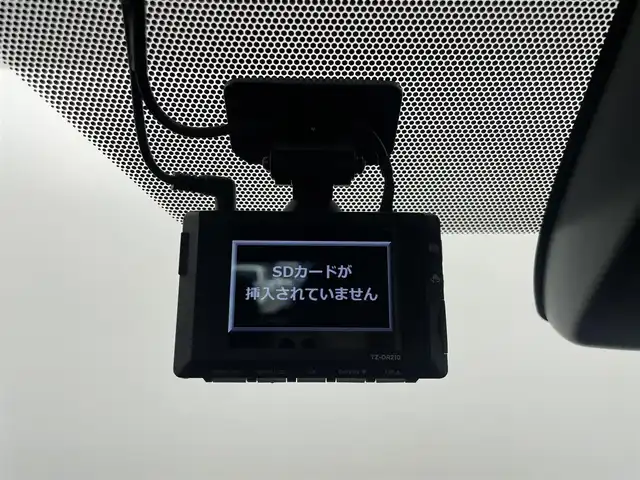 トヨタ カローラ ハイブリット ダブルバイビー 群馬県 2022(令4)年 2.8万km プラチナホワイトパールマイカ ステアリングヒーター/シートヒーター/＝＝＝＝＝＝＝＝＝/純正8インチディスプレーオーディオナビ/・AM/FM/フルセグTV/USB//・Apple CarPlay/Android Auto/Miracast/Bluetooth/＝＝＝＝＝＝＝＝＝/リヤスポイラー/Toyota　Safety　Sense/・プリクラッシュセーフティ/・レーントレーシングアシスト＋レーンディパーチャーアラート/・レーダークルーズコントロール/・オートマチックハイビーム/・ロードサインアシスト/・ドライバー異常時対応システム/・プロアクティブドライビングアシスト/・発進遅れ告知機能/ハーフレザーシート