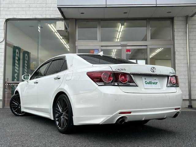 トヨタ クラウン アスリート G-T 埼玉県 2015(平27)年 8.1万km ホワイトパールクリスタルシャイン 純正SDナビ/サンルーフ/バックカメラ/レーダークルーズコントロール/ETC/運転席助手席パワーシート/シートヒーター/エアシート/LEDヘッドライト/ドライブレコーダー/Bluetooth/クリアランスソナー/ブラインドスポットモニター/メモリーシート/カーテシライト