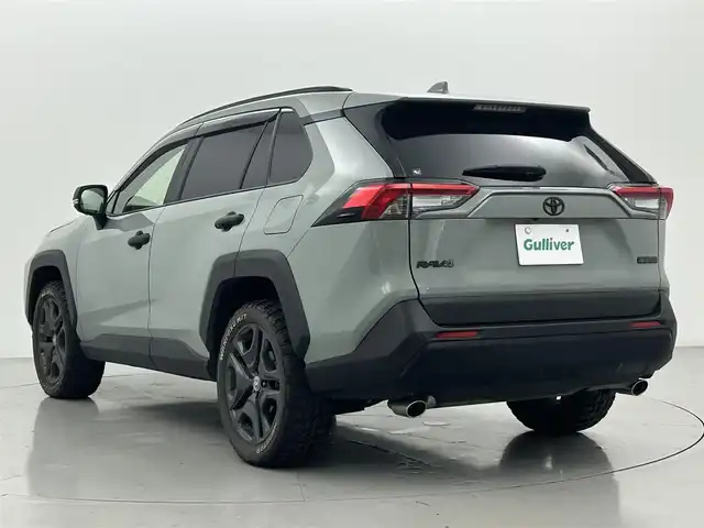 トヨタ ＲＡＶ４ アドベンチャー 熊本県 2022(令4)年 2.2万km アーバンカーキ 禁煙車　/４WD/TRDフロントバンパーガーニッシュ/純正ディスプレイオーディオ（ＡｐｐｌＣａｒＰｌａｙ・ＢＴ・フルセグ・ＵＳＢ）/全周囲カメラ　/社外前後ドライブレコーダー　/ビルトインＥＴＣ　/前後クリアランスソナー　/前席シートヒーター　/ステアリングヒーター/前席エアーシート/運転席パワーシート/メモリシート/パワーバックドア/レーダークルーズコントロール/ブラインドスポットモニター/衝突軽減ブレーキ/レーンキープアシスト/ダウンヒルアシスト/デジタルインナーミラー/ルーフレール/電動パーキング/オートホールド/純正フロアマット/純正19インチAW/オートライト/オートマチックハイビーム/LEDヘッドライト/フォグランプ/スマートキー/プッシュスタート/保証書/取扱説明書