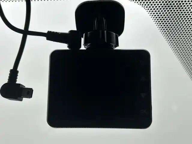 トヨタ ＲＡＶ４ アドベンチャー 熊本県 2022(令4)年 2.2万km アーバンカーキ 禁煙車　/４WD/TRDフロントバンパーガーニッシュ/純正ディスプレイオーディオ（ＡｐｐｌＣａｒＰｌａｙ・ＢＴ・フルセグ・ＵＳＢ）/全周囲カメラ　/社外前後ドライブレコーダー　/ビルトインＥＴＣ　/前後クリアランスソナー　/前席シートヒーター　/ステアリングヒーター/前席エアーシート/運転席パワーシート/メモリシート/パワーバックドア/レーダークルーズコントロール/ブラインドスポットモニター/衝突軽減ブレーキ/レーンキープアシスト/ダウンヒルアシスト/デジタルインナーミラー/ルーフレール/電動パーキング/オートホールド/純正フロアマット/純正19インチAW/オートライト/オートマチックハイビーム/LEDヘッドライト/フォグランプ/スマートキー/プッシュスタート/保証書/取扱説明書