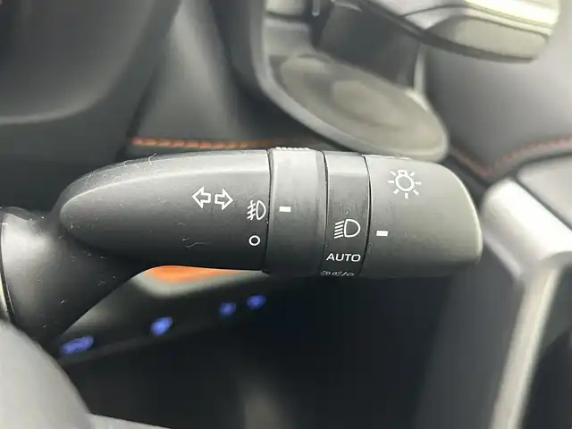 トヨタ ＲＡＶ４ アドベンチャー 熊本県 2022(令4)年 2.2万km アーバンカーキ 禁煙車　/４WD/TRDフロントバンパーガーニッシュ/純正ディスプレイオーディオ（ＡｐｐｌＣａｒＰｌａｙ・ＢＴ・フルセグ・ＵＳＢ）/全周囲カメラ　/社外前後ドライブレコーダー　/ビルトインＥＴＣ　/前後クリアランスソナー　/前席シートヒーター　/ステアリングヒーター/前席エアーシート/運転席パワーシート/メモリシート/パワーバックドア/レーダークルーズコントロール/ブラインドスポットモニター/衝突軽減ブレーキ/レーンキープアシスト/ダウンヒルアシスト/デジタルインナーミラー/ルーフレール/電動パーキング/オートホールド/純正フロアマット/純正19インチAW/オートライト/オートマチックハイビーム/LEDヘッドライト/フォグランプ/スマートキー/プッシュスタート/保証書/取扱説明書