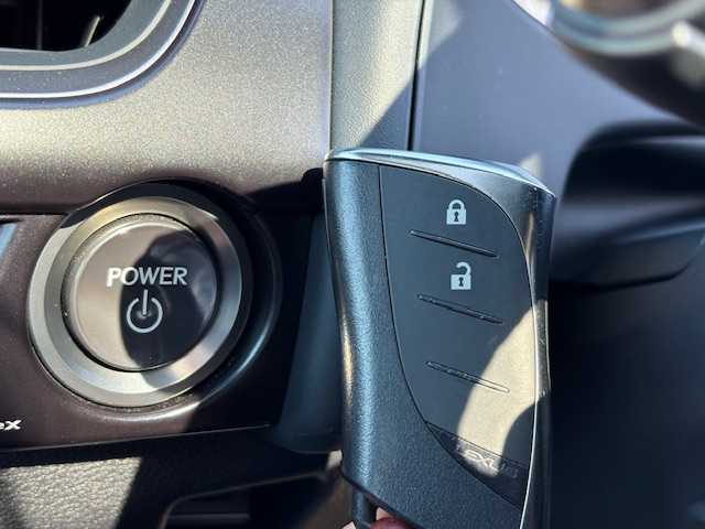 レクサス ＵＸ 250h バージョンC 大阪府 2023(令5)年 1.7万km ソニッククォーツ サンルーフ/純正12.3型ナビ/全方位カメラ/レクサスセーフティシステム/ブラックレザーシート/パワーシート/シートポジションメモリー/シートヒーター/ステアリングヒーター/パドルシフト/革巻きステアリング/ステアリングスイッチ/ビルトインETC2.0/LEDヘッドライト/純正アルミホイール/スマートキー×2