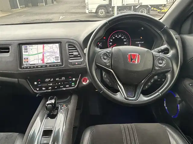 ホンダ ヴェゼル ハイブリッド RS ホンダセンシング 長崎県 2019(令1)年 6.3万km クリスタルブラックパール 純正8インチナビ/（CD/DVD/BT/フルセグ）/バックカメラ/衝突軽減システム/レーンアシスト/ハーフレザーシート/シートヒーター/パドルシフト/レーダークルーズ/ETC/オートライト/純正18インチAW