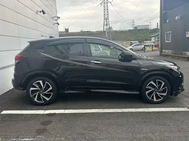 ホンダ ヴェゼル ハイブリッド RS ホンダセンシング 長崎県 2019(令1)年 6.3万km クリスタルブラックパール 純正8インチナビ/（CD/DVD/BT/フルセグ）/バックカメラ/衝突軽減システム/レーンアシスト/ハーフレザーシート/シートヒーター/パドルシフト/レーダークルーズ/ETC/オートライト/純正18インチAW