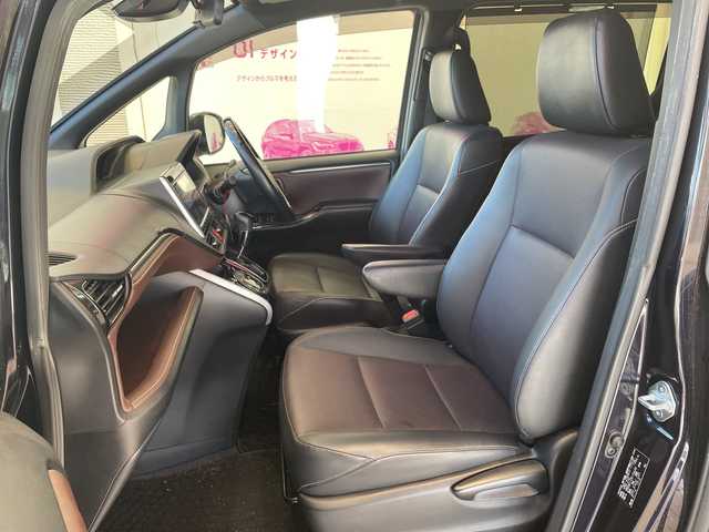 トヨタ エスクァイア Gi 埼玉県 2019(平31)年 6.6万km スパークリングブラックパールクリスタルシャイン セーフティセンス/純正9インチナビ/　　CD/DVD/BT/USB/HDMI/フルセグ/バックカメラ/両側電動スライドドア/クルーズコントロール/コーナーセンサー/ハーフレザーシート/シートヒーター/15インチアルミホイール/ETC2.0/スマートキー/禁煙車