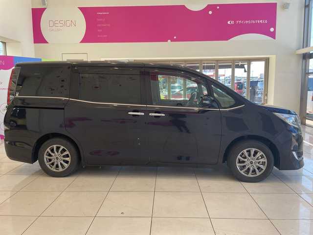 トヨタ エスクァイア Gi 埼玉県 2019(平31)年 6.6万km スパークリングブラックパールクリスタルシャイン セーフティセンス/純正9インチナビ/　　CD/DVD/BT/USB/HDMI/フルセグ/バックカメラ/両側電動スライドドア/クルーズコントロール/コーナーセンサー/ハーフレザーシート/シートヒーター/15インチアルミホイール/ETC2.0/スマートキー/禁煙車