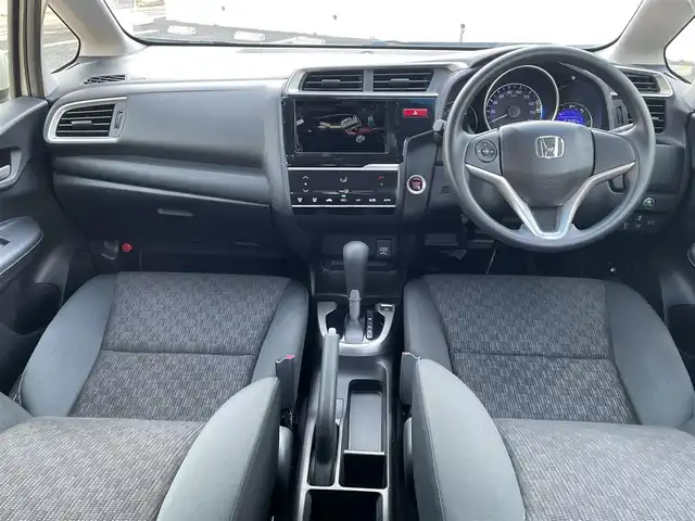 ホンダ フィット 13G Fパッケージ 神奈川県 2015(平27)年 1.5万km プレミアムホワイトパール ワンオーナー/CTBA/プッシュスタート/スマートキー/保証書/取扱説明書/スペアキー×１