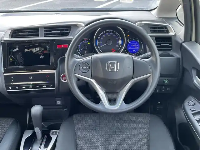 ホンダ フィット 13G Fパッケージ 神奈川県 2015(平27)年 1.5万km プレミアムホワイトパール ワンオーナー/CTBA/プッシュスタート/スマートキー/保証書/取扱説明書/スペアキー×１