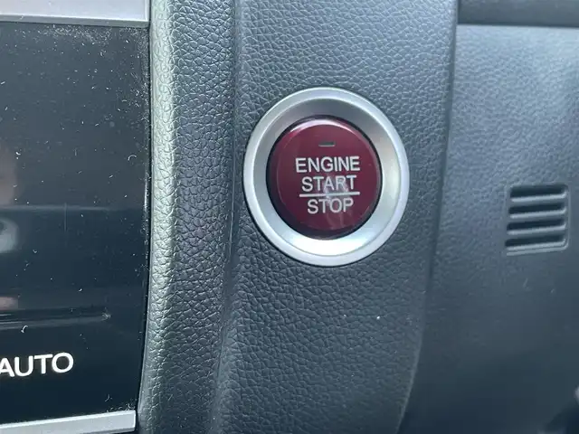 ホンダ フィット 13G Fパッケージ 神奈川県 2015(平27)年 1.5万km プレミアムホワイトパール ワンオーナー/CTBA/プッシュスタート/スマートキー/保証書/取扱説明書/スペアキー×１