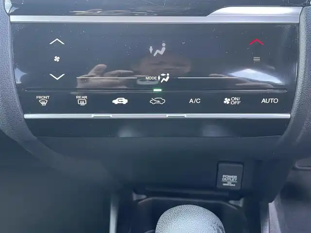 ホンダ フィット 13G Fパッケージ 神奈川県 2015(平27)年 1.5万km プレミアムホワイトパール ワンオーナー/CTBA/プッシュスタート/スマートキー/保証書/取扱説明書/スペアキー×１