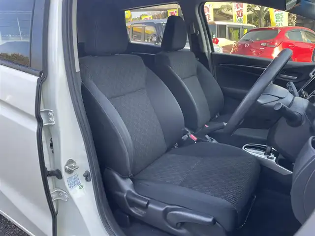 ホンダ フィット 13G Fパッケージ 神奈川県 2015(平27)年 1.5万km プレミアムホワイトパール ワンオーナー/CTBA/プッシュスタート/スマートキー/保証書/取扱説明書/スペアキー×１